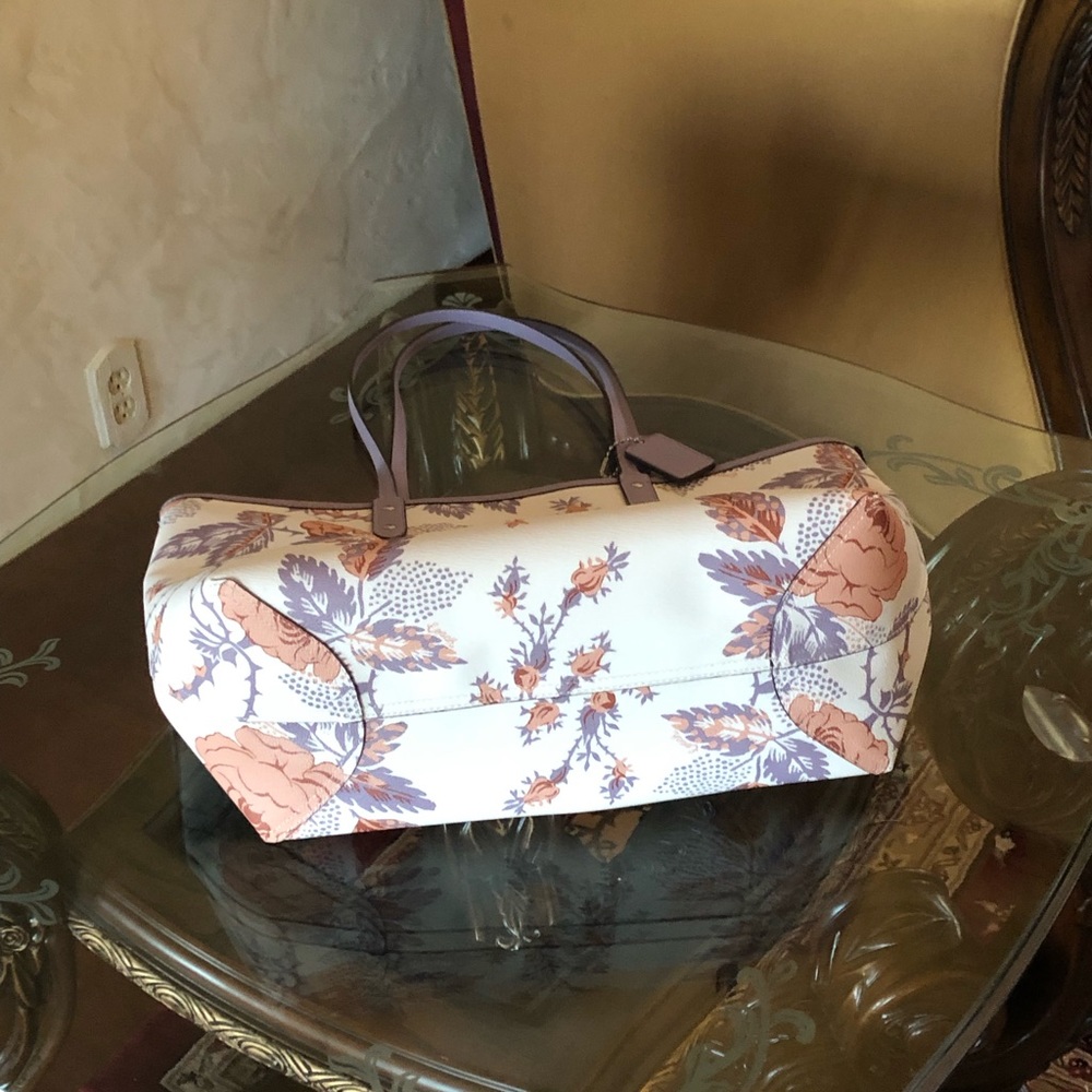 NWT Coach thorn roses reversible city tote handbag - Picture 3 of 7